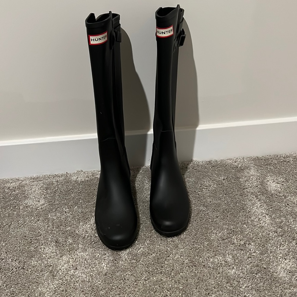 Black matte Hunter rain boots
